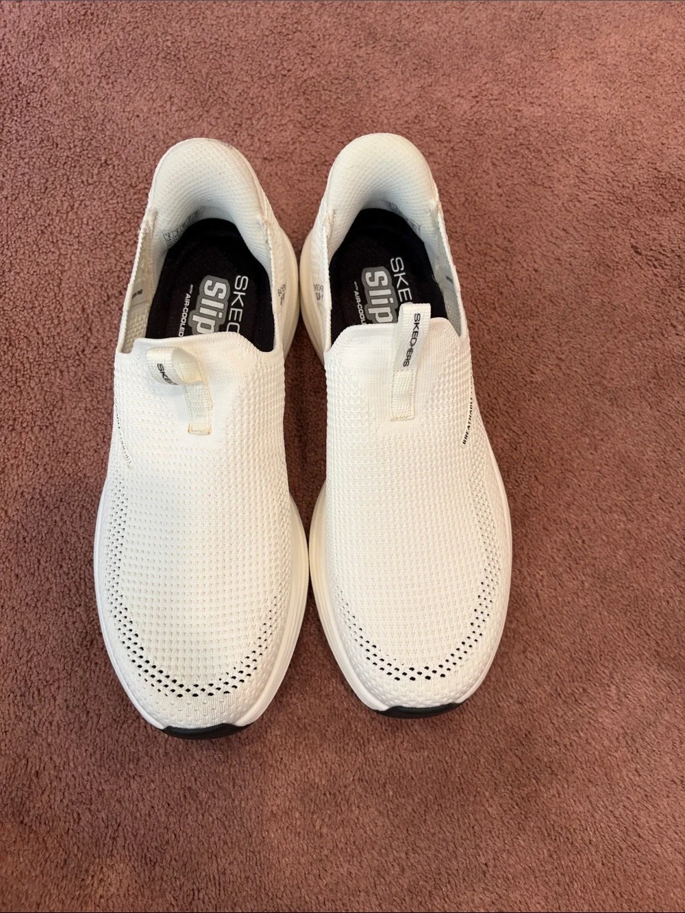 Skechers Men's White Slip-On Knit Athletic Sneakers Vaporfoam breathable comfort